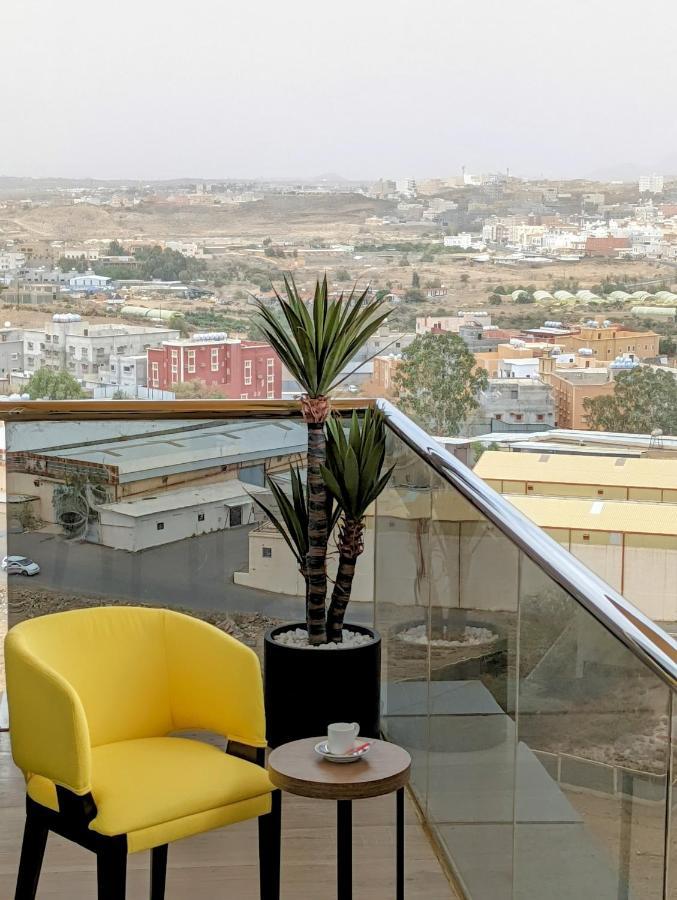 Citadines Abha Apart otel Dış mekan fotoğraf Yucca gloriosa