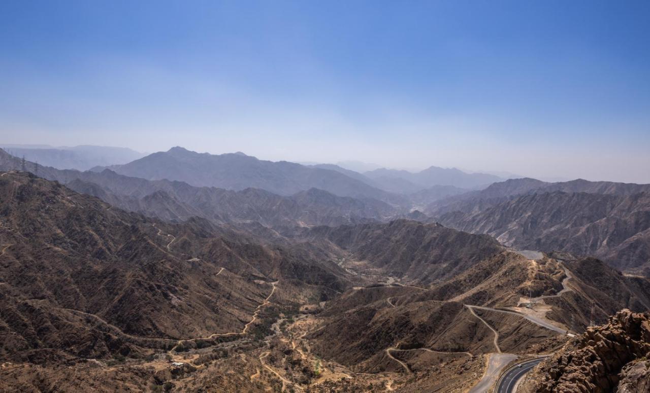 Citadines Abha Apart otel Dış mekan fotoğraf The Hajar Mountains